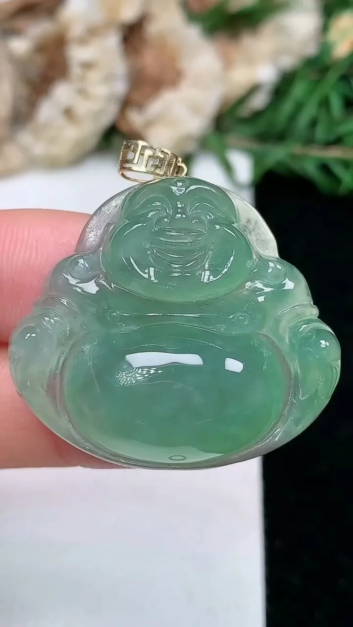 天然A货翡翠佛公吊坠，尺寸27.9-31.6-8.8，重量:11.10g
1月25日