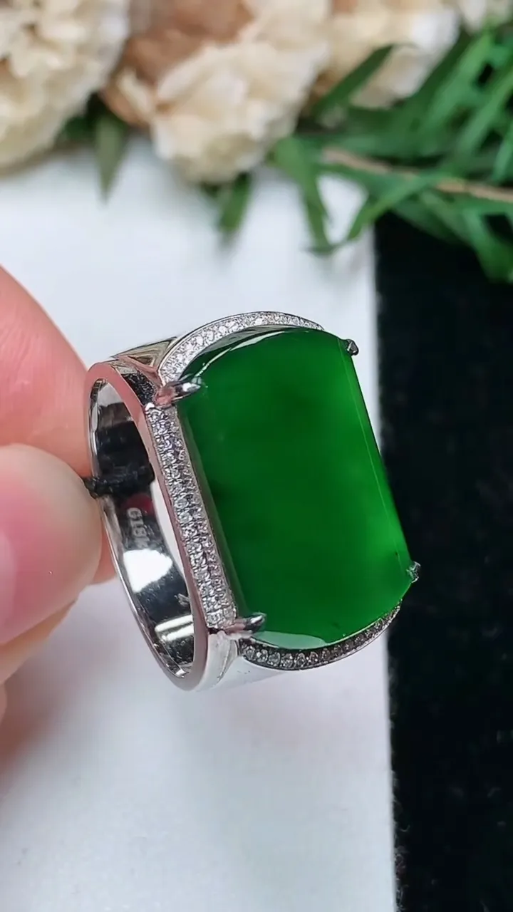 天然A货翡翠马鞍戒指，尺寸19.4-18.8-11.7，重量:5.67g2026年1月25日
工厂直