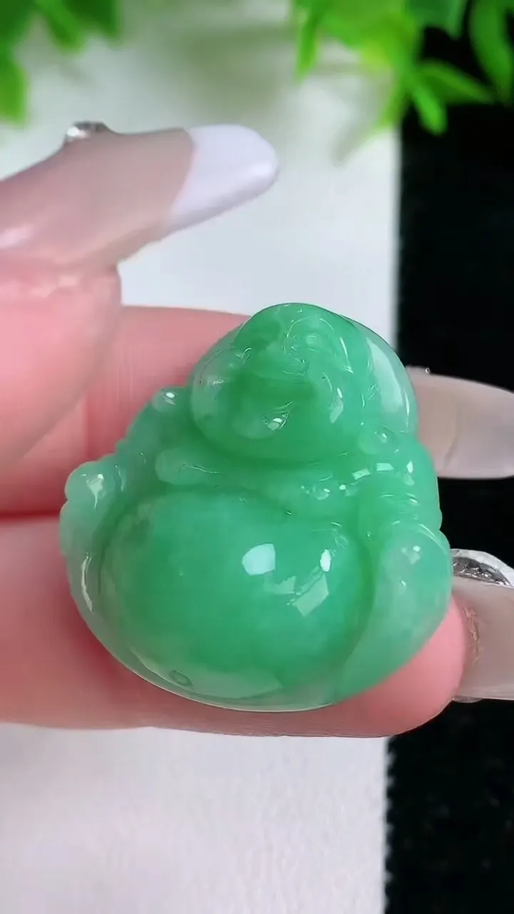 天然A货翡翠佛公吊坠，尺寸27.6-27.4-7，重量:8.05g
1月25日