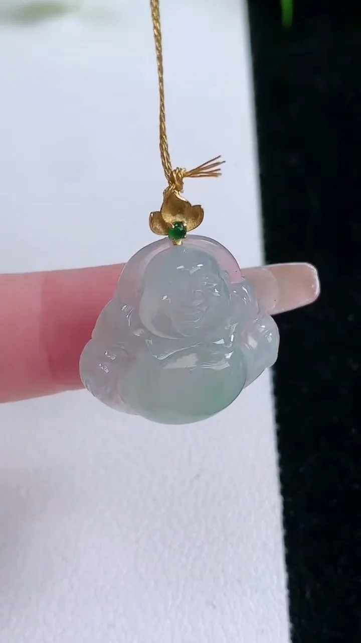 天然A货翡翠佛公吊坠，尺寸20.8-21.4-5.8，重量:4.00g
1月25日