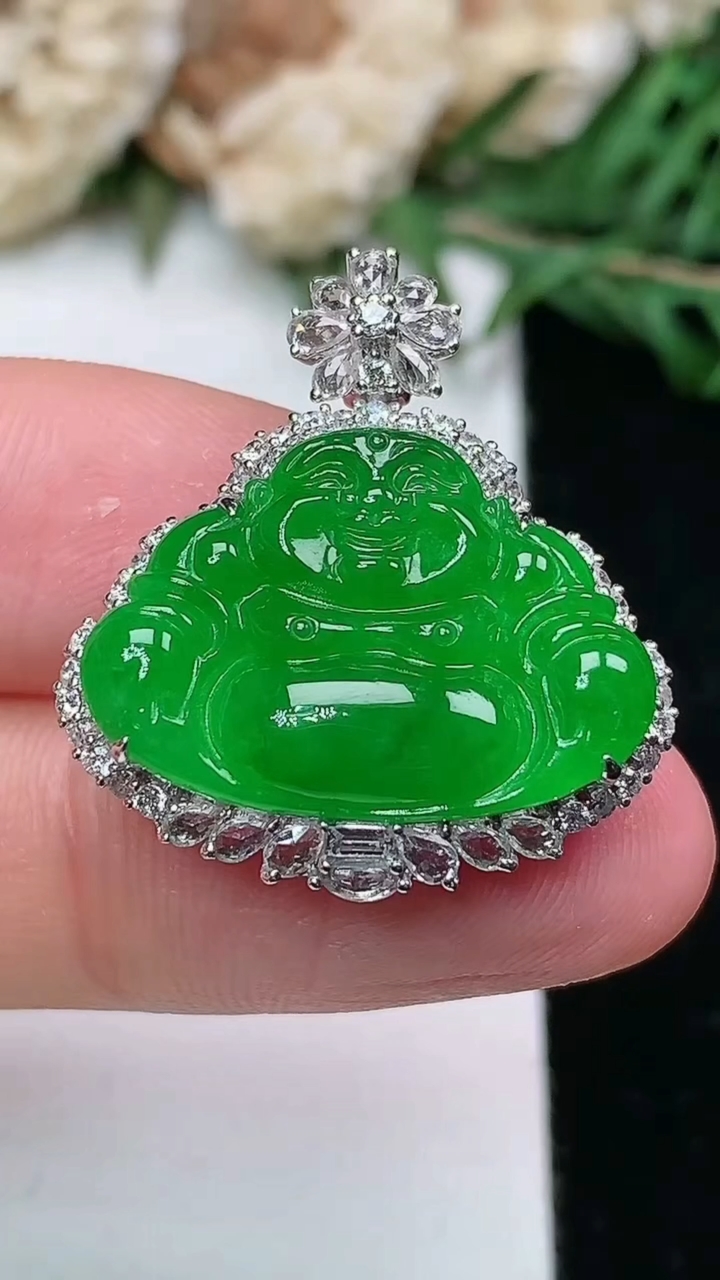 天然A货翡翠佛公吊坠，尺寸25.4-23.3-9.3
1月25日