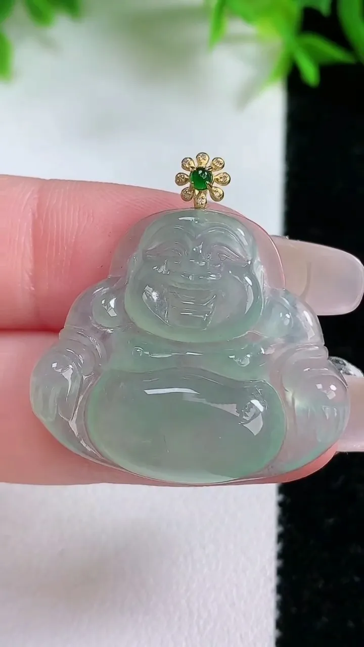 天然A货翡翠佛公吊坠，尺寸26.2-30-5，重量:6.11g
1月25日