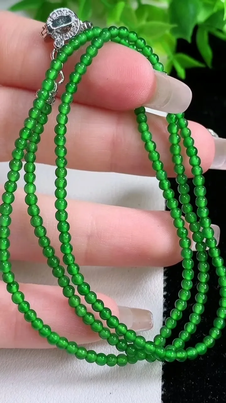 天然A货翡翠小米珠项链，尺寸2.5，重量:7.02g1月25日
工厂直销收藏佳品,种好水足，色泽均匀