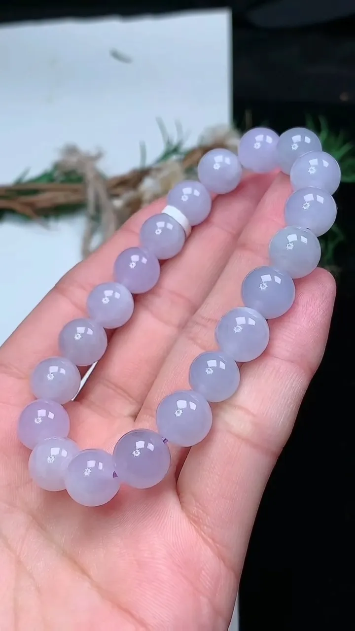 天然A货翡翠紫罗兰圆珠手串，尺寸9.7-20颗，重量:30.23g1月25日
工厂直销收藏佳品,种好水足，色泽均匀，有种有色，上手高大气！