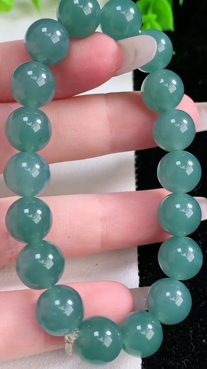 天然A货翡翠圆珠手串，尺寸9.8-18颗，重:30.92g1月25日
工厂直销收藏佳品,种好水足，色