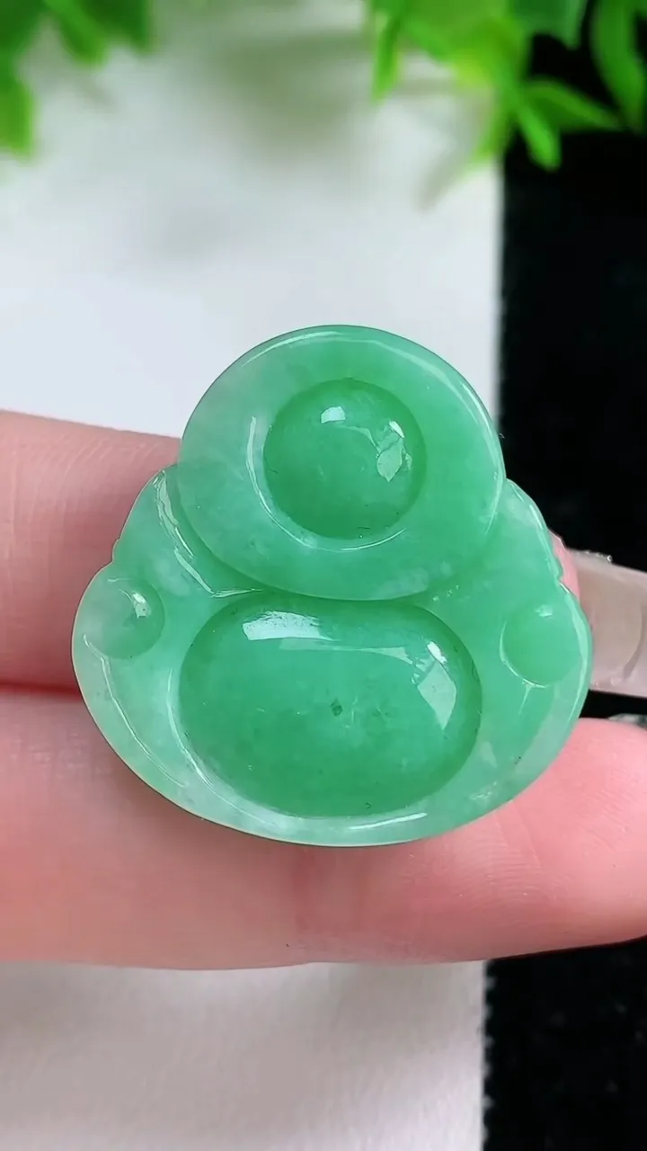 天然A货翡翠佛公吊坠，尺寸27.6-27.4-7，重量:8.05g
1月25日