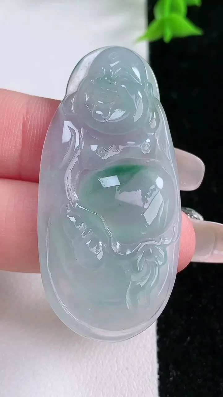 天然A货翡翠飘花布袋佛吊坠，尺寸45.2-29.4-6.5，重:12.64g
1月25日