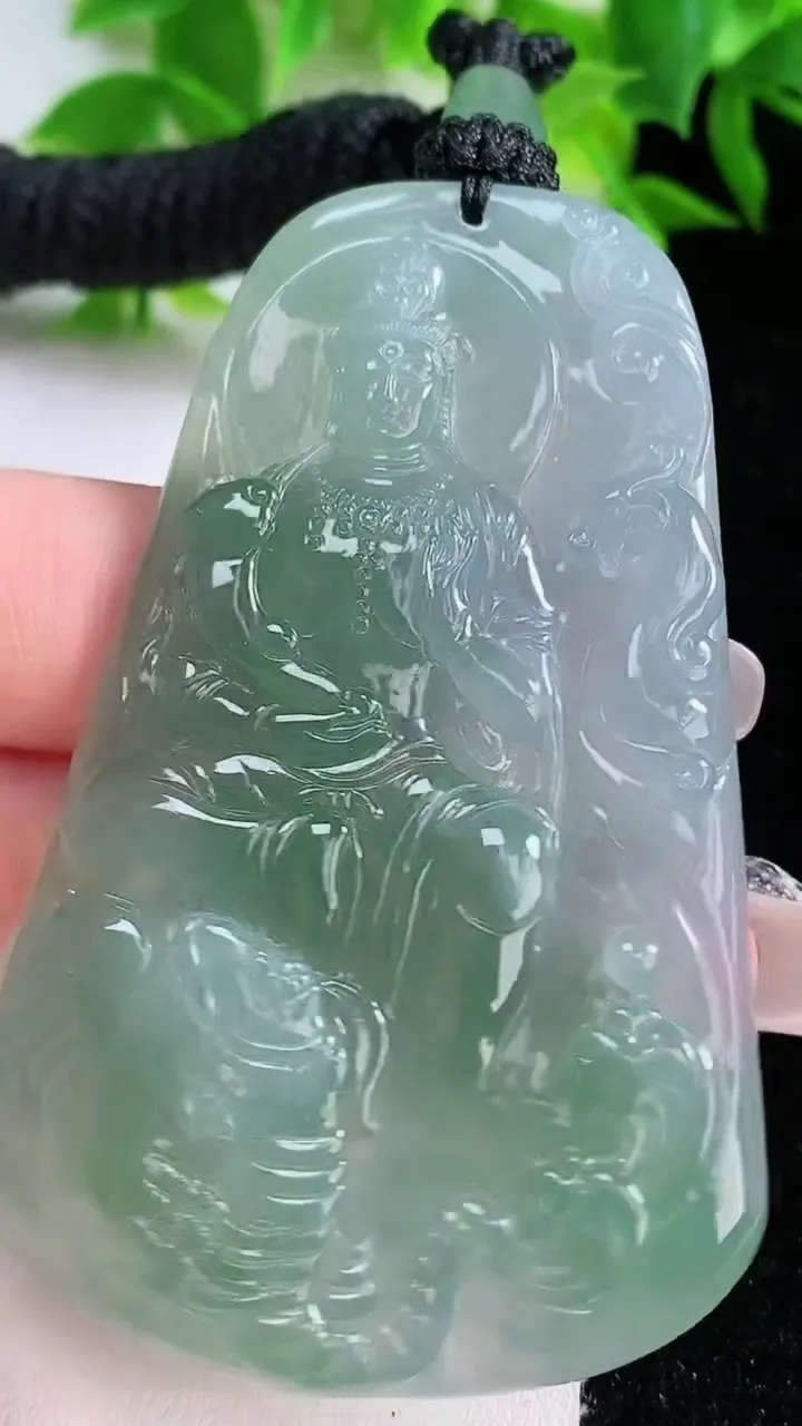 天然A货翡翠普贤菩萨吊坠，尺寸68-42.2-4.8，重量:36.37g
1月25日