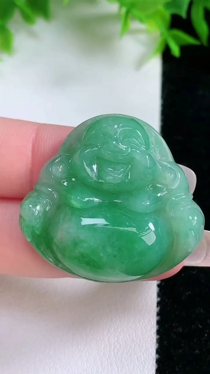 天然A货翡翠佛公吊坠，尺寸31.8-34.8-9，重量:15.25g
1月25日