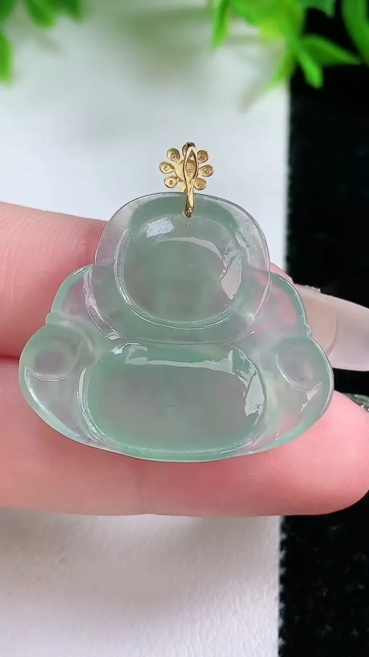 天然A货翡翠佛公吊坠，尺寸26.2-30-5，重量:6.11g
1月25日