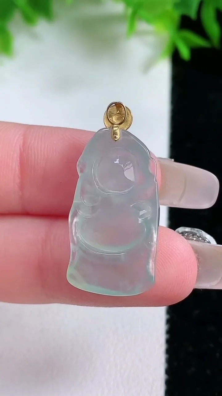 天然A货翡翠财神爷吊坠，尺寸24.6-13.8-5.3，重量:3.38g
1月25日