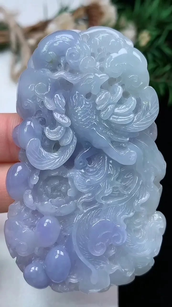 天然A货翡翠紫罗兰凤凰吊坠，尺寸66.3-39.7-9.5，重量:43.27g
1月25日