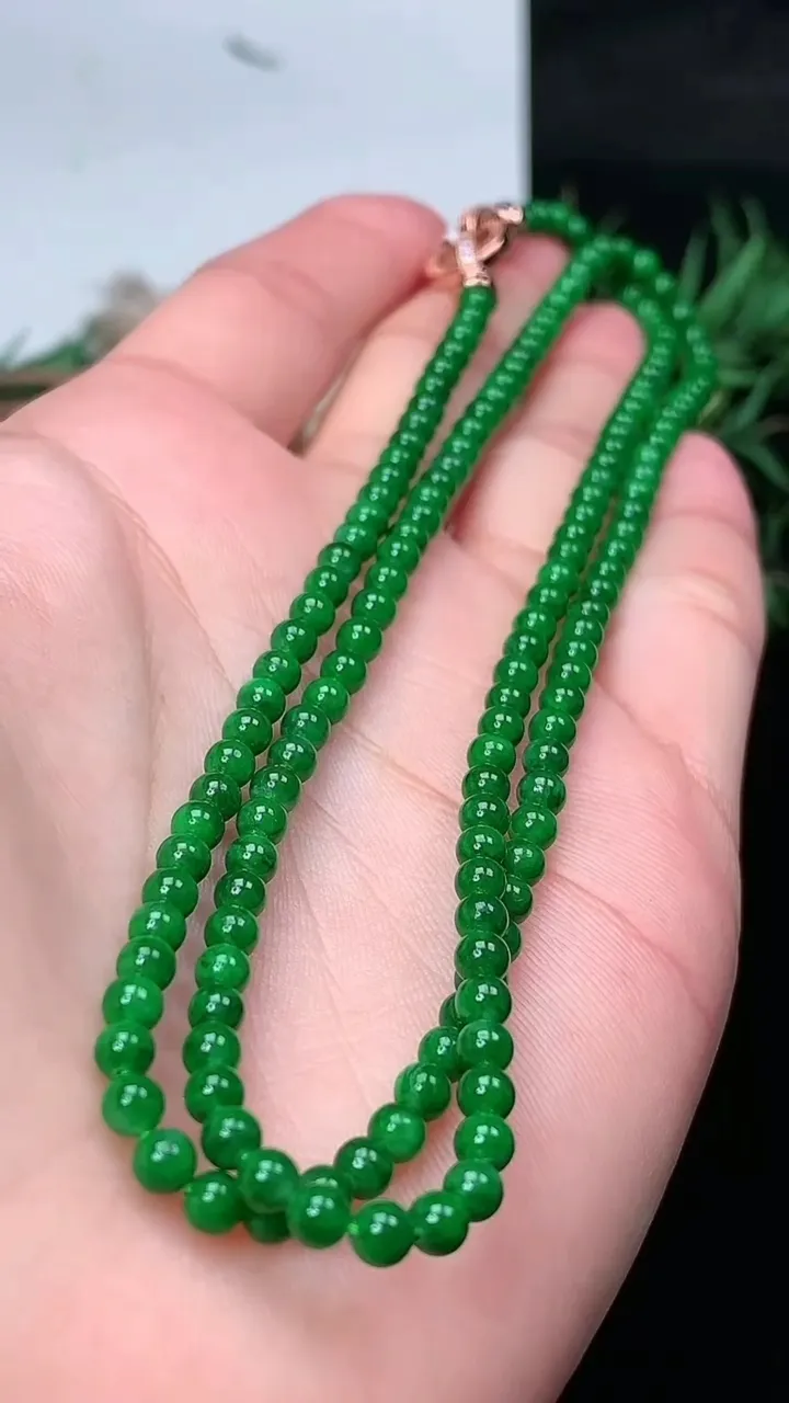 天然A货翡翠小米珠项链，尺寸3.7-167颗，重量:14.75g1月25日
工厂直销收藏佳品,种好水