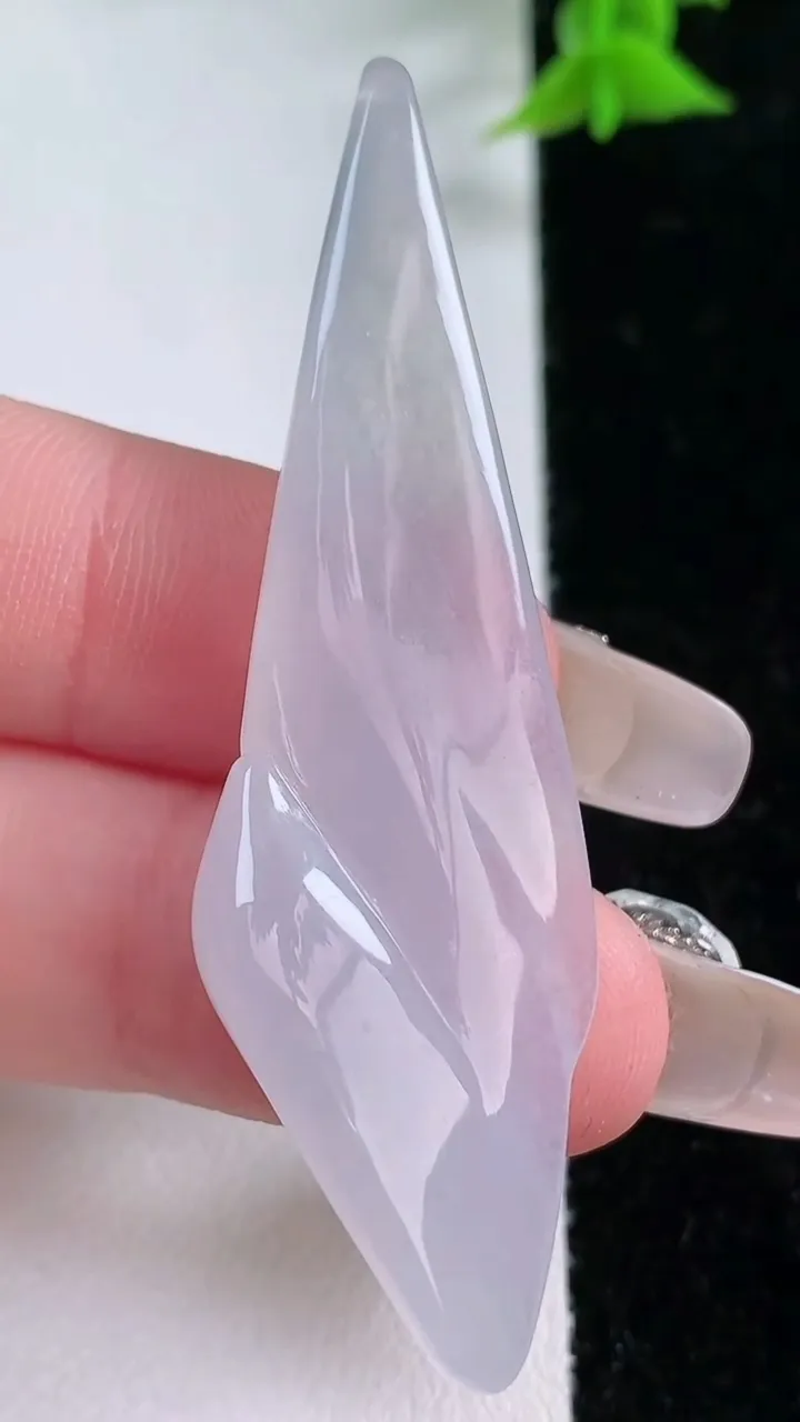 天然A货翡翠悟道吊坠，尺寸58.6-17.6-8，重:13.30g
1月25日