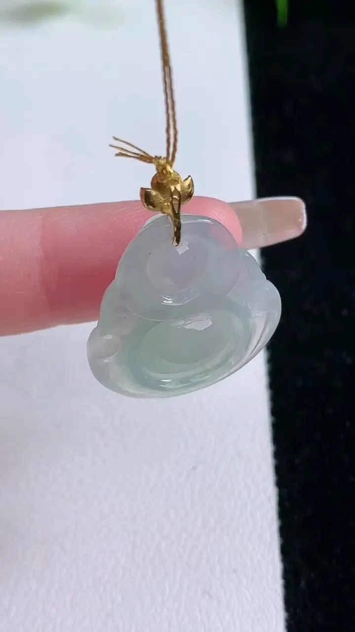 天然A货翡翠佛公吊坠，尺寸20.8-21.4-5.8，重量:4.00g
1月25日