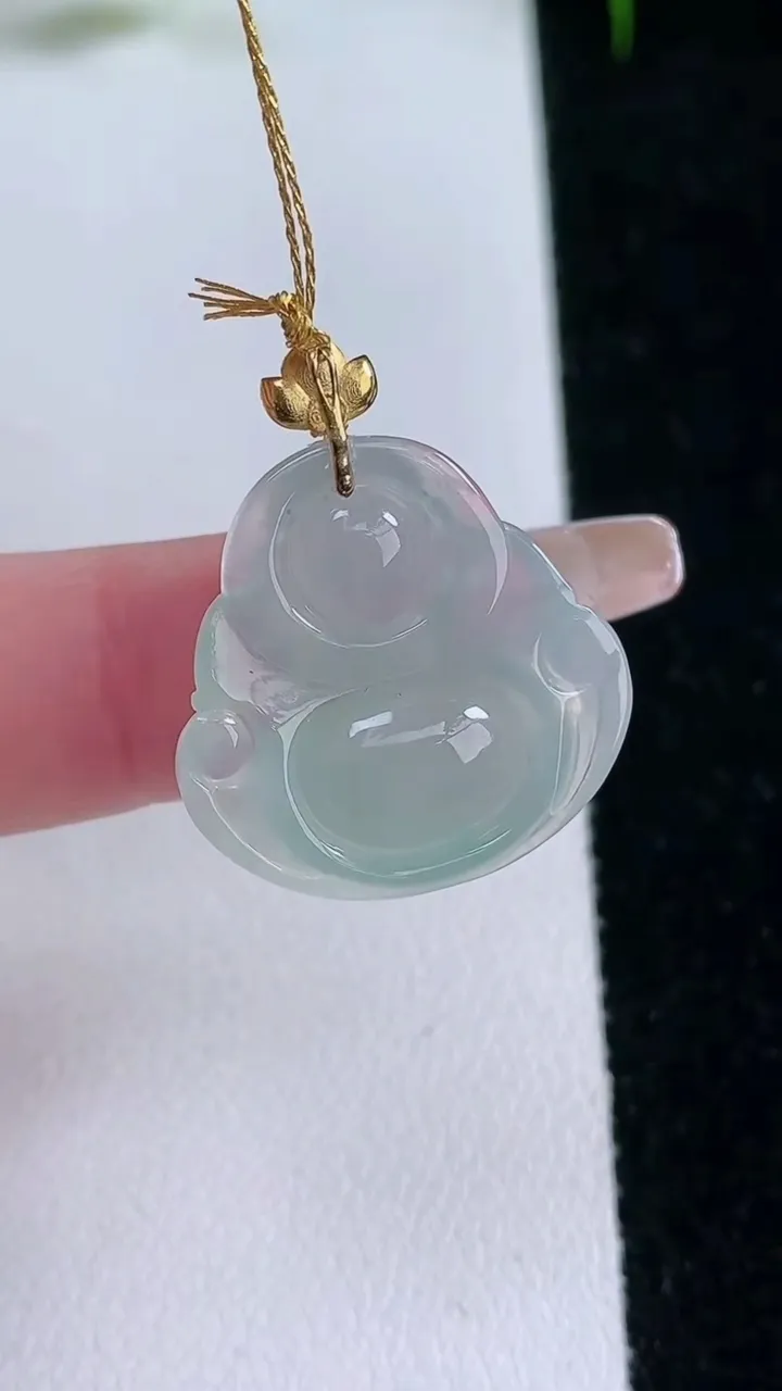 天然A货翡翠佛公吊坠，尺寸20.8-21.4-5.8，重量:4.00g
1月25日