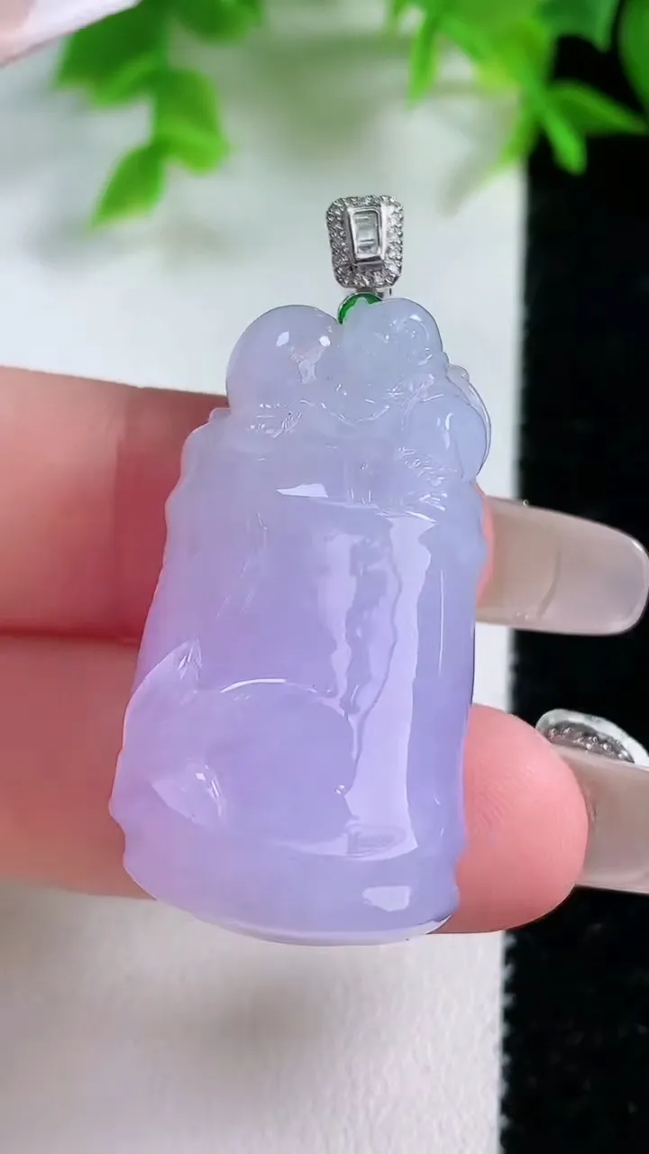 天然A货翡翠18K金紫罗兰节节高升 竹节吊坠，尺寸35.3-18.5-12，重量:19.25g
1月