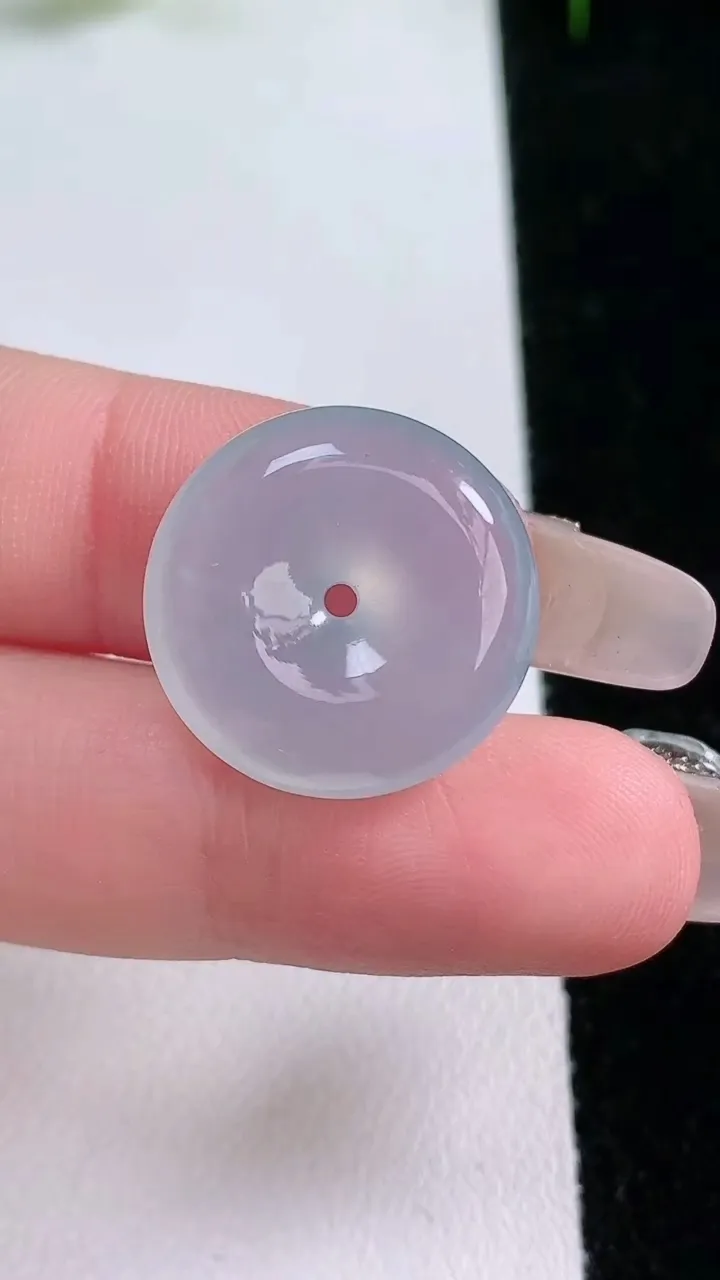 天然A货翡翠平安扣吊坠，尺寸19.5-5.6，重量:5.63g
1月25日