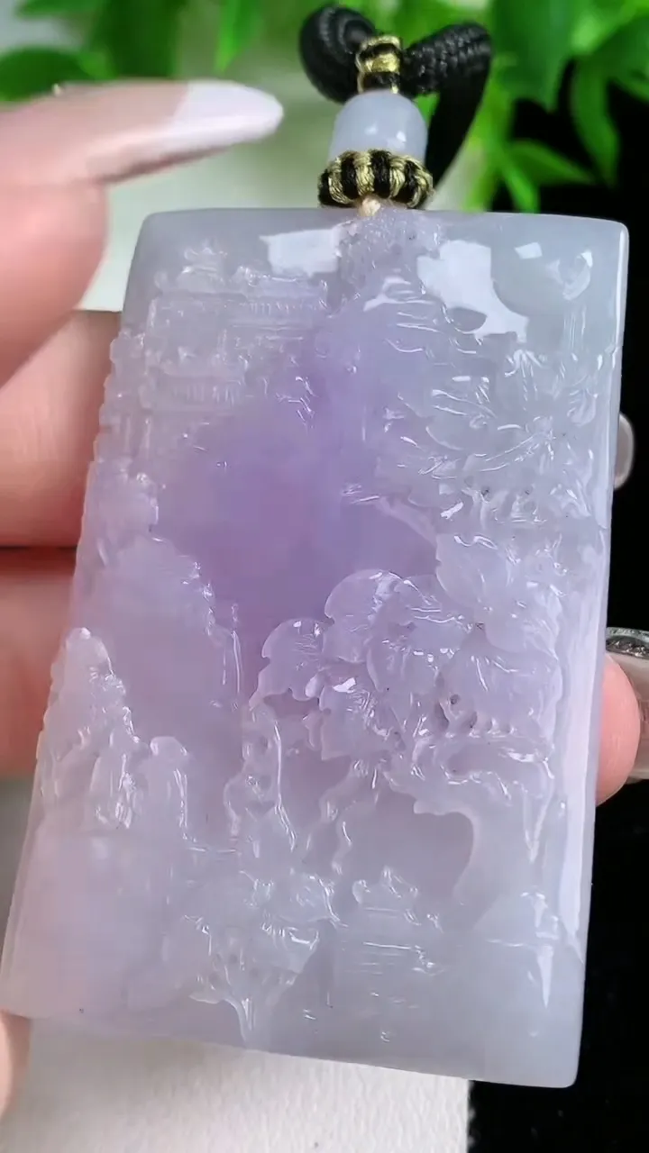 天然A货翡翠牌吊坠，尺寸54-35-5.4，重量:32.47g
1月25日