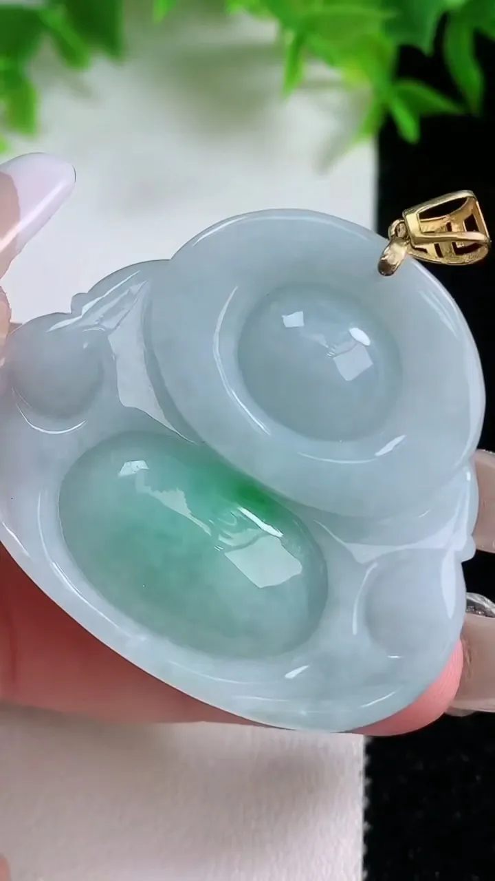 天然A货翡翠佛公吊坠，尺寸35.7-40-12.5，重量:29.70g
1月25日