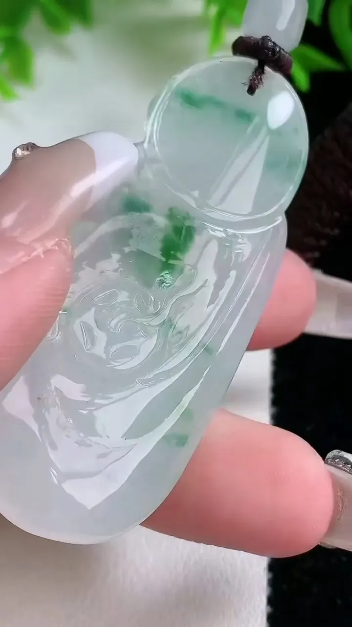 天然A货翡翠财神爷吊坠，尺寸55.5-23-9，重量:24.59g
1月25日