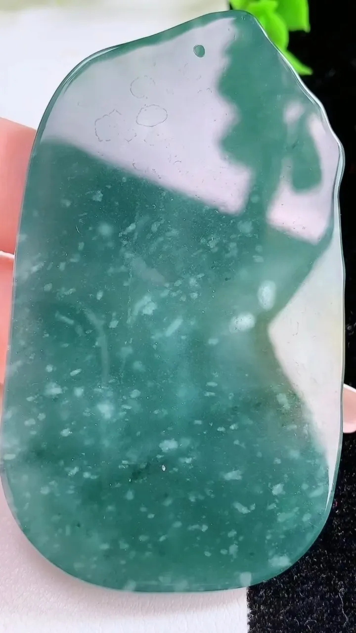 天然A货翡翠蓝水双彩祥龙观音菩萨吊坠，尺寸73-42-7.2，重:47.93g
1月25日