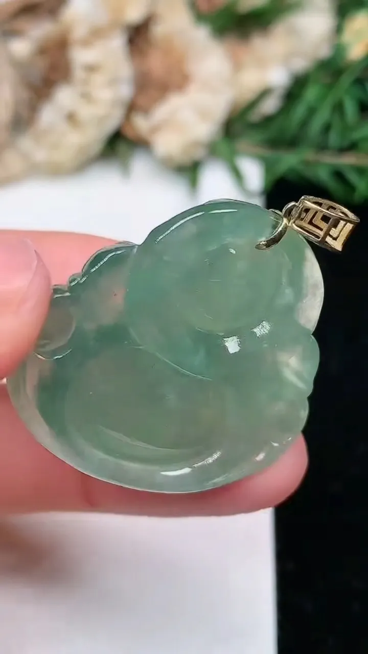 天然A货翡翠佛公吊坠，尺寸27.9-31.6-8.8，重量:11.10g
1月25日