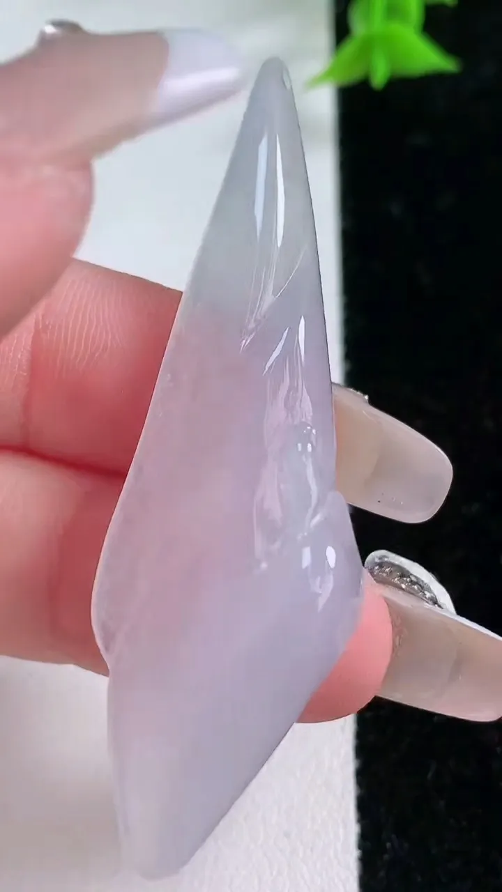 天然A货翡翠悟道吊坠，尺寸58.6-17.6-8，重:13.30g
1月25日