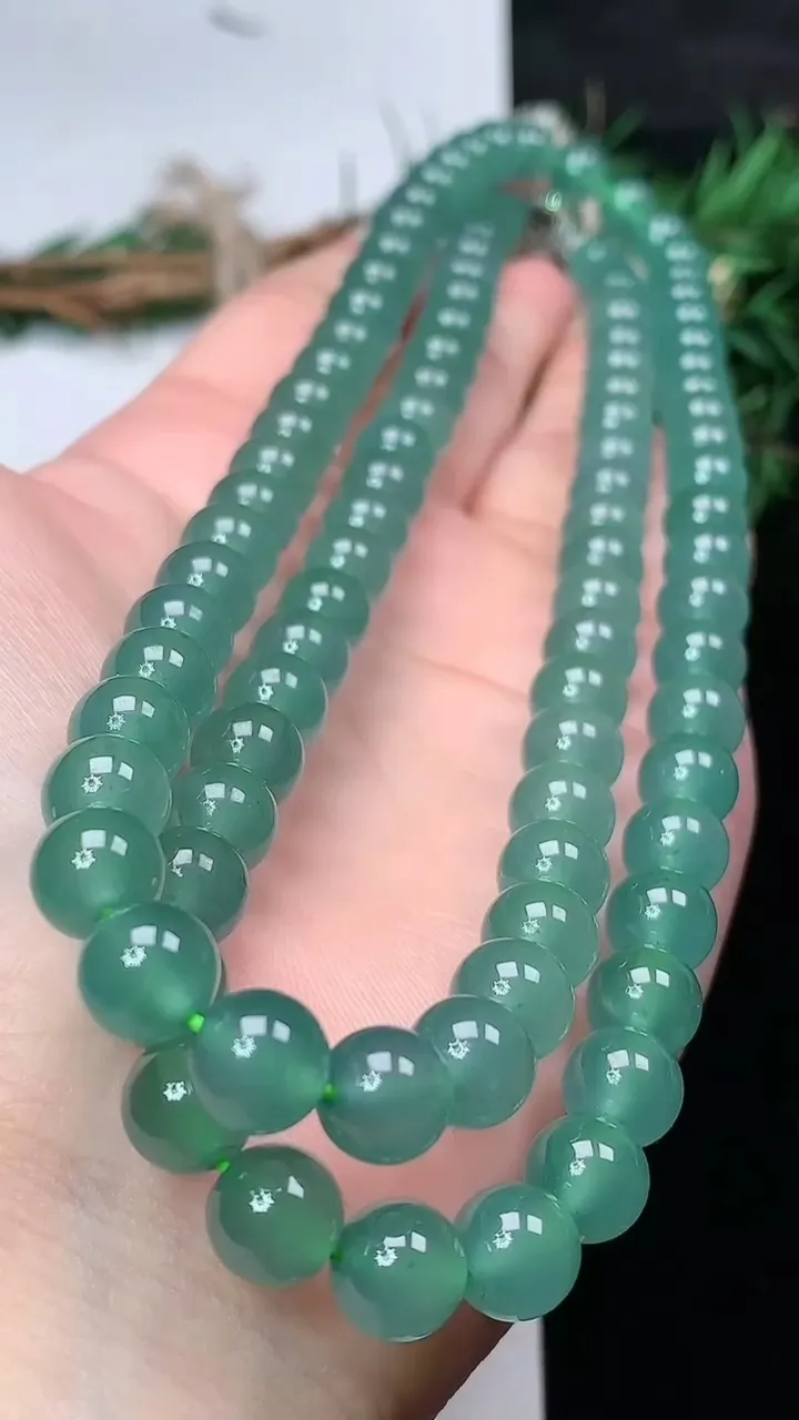 天然A货翡翠蓝水圆珠项链，尺寸8-98颗，重量:88.30g1月25日
工厂直销收藏佳品,种好水足，