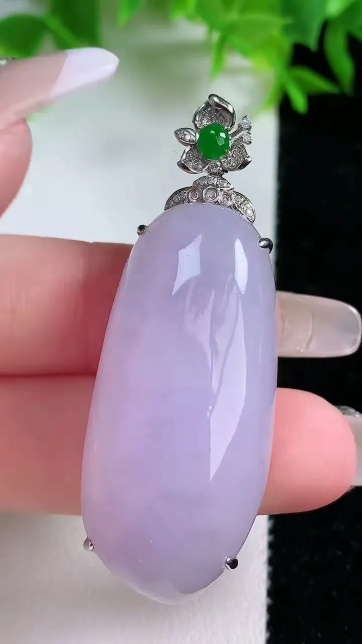 天然A货翡翠18K金紫罗兰福瓜吊坠，尺寸52.3-40-18.4-11.8，重量:17.08g
1月