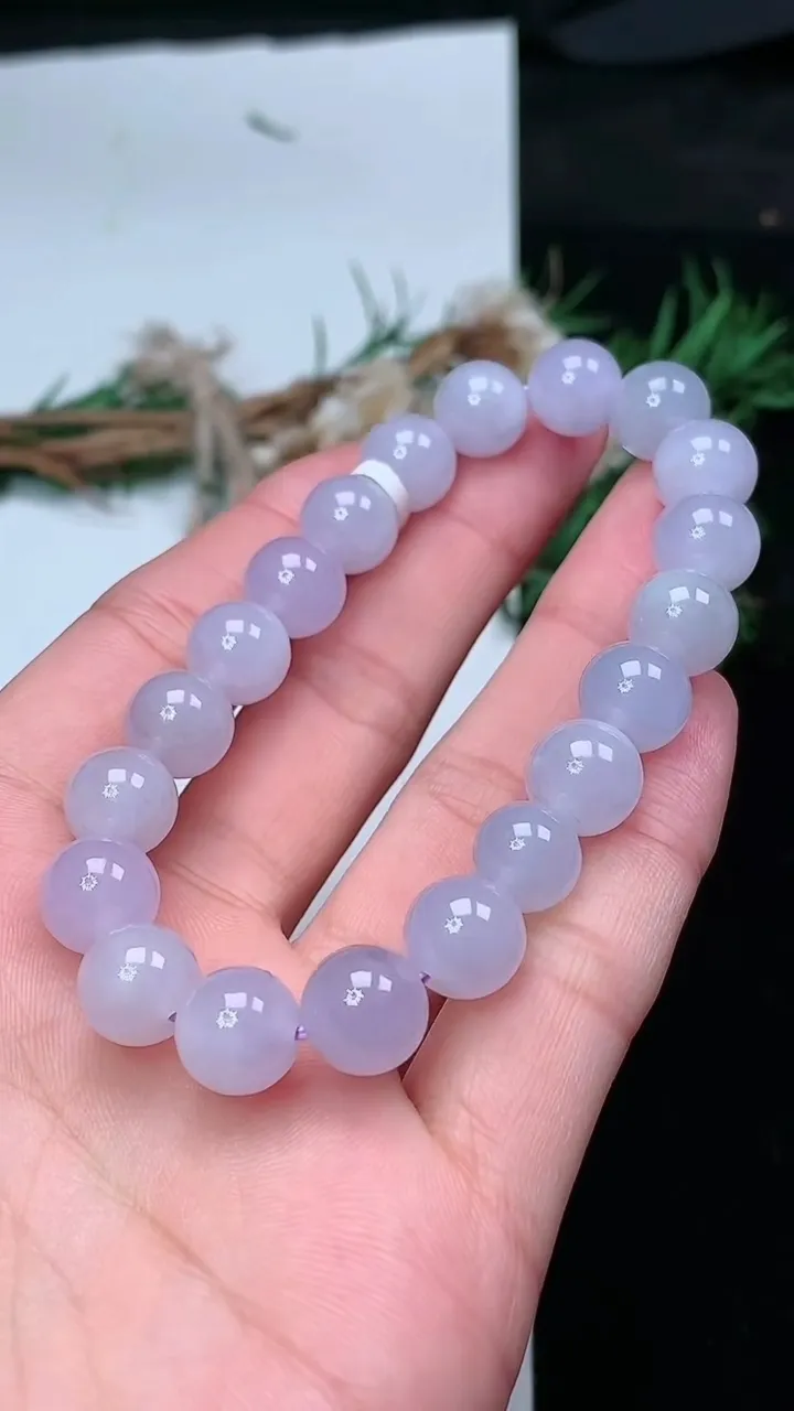 天然A货翡翠紫罗兰圆珠手串，尺寸9.7-20颗，重量:30.23g1月25日
工厂直销收藏佳品,种好水足，色泽均匀，有种有色，上手高大气！