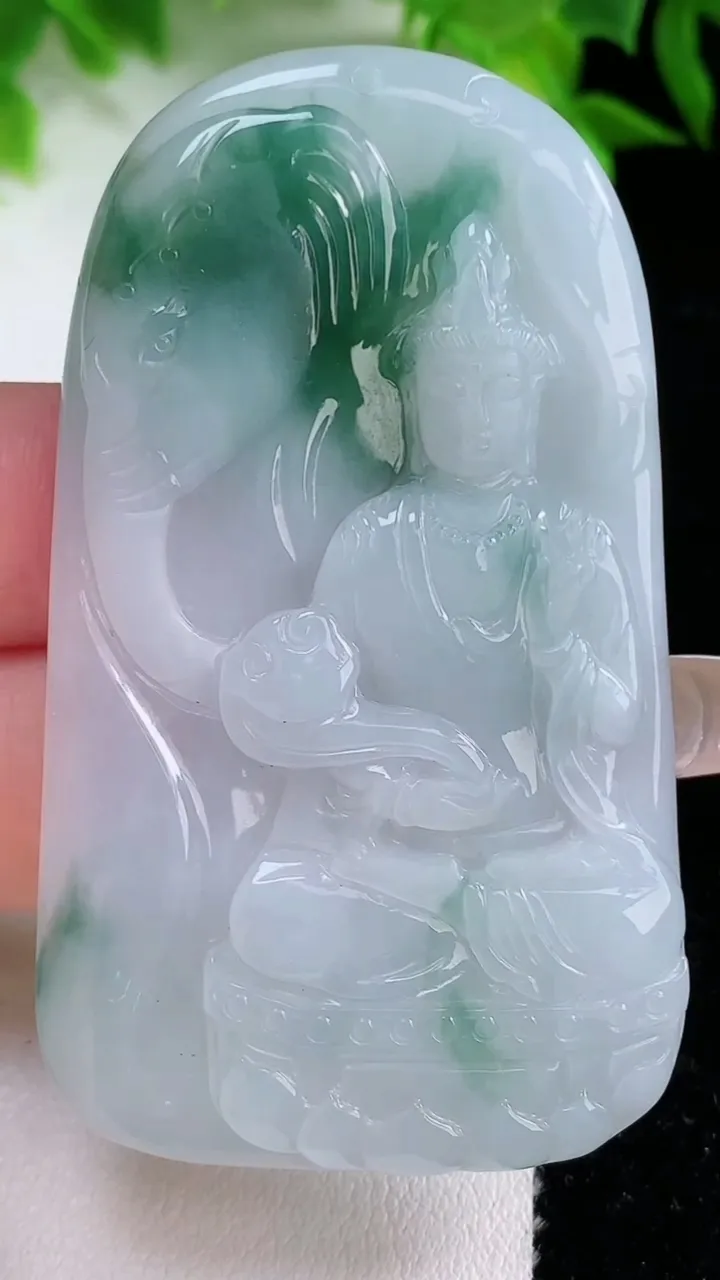 天然A货翡翠普贤菩萨吊坠，尺寸61.7-35-5.1，重量:27.31g
1月25日