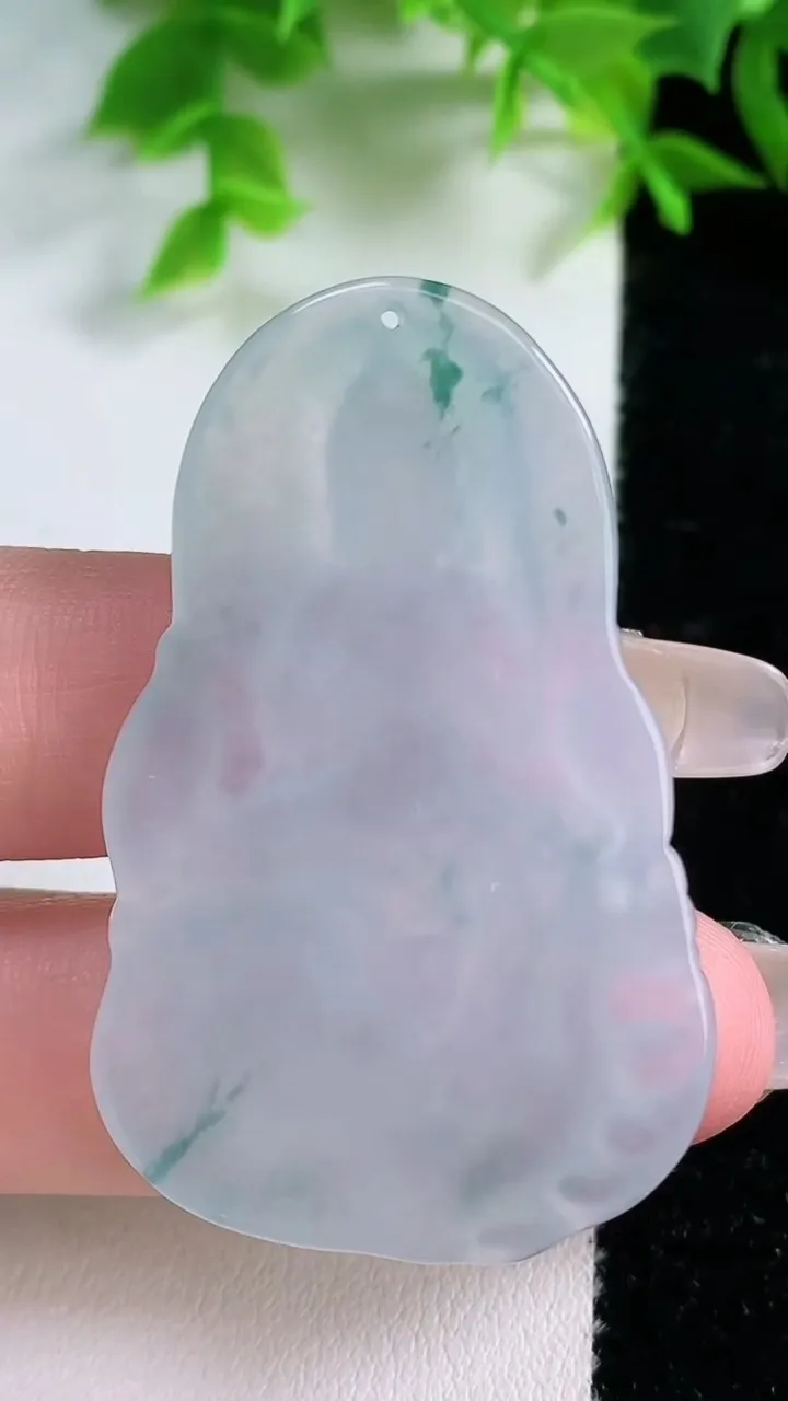 天然A货翡翠种飘花普贤菩萨吊坠，尺寸47.6-30.4-6，重量:16.00g
1月25日