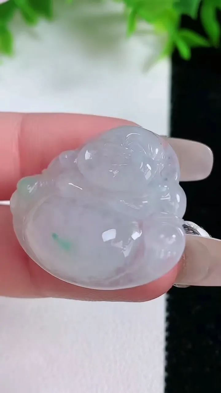 天然A货翡翠佛公吊坠，尺寸27-31.4-5，重量:6.63g
1月25日