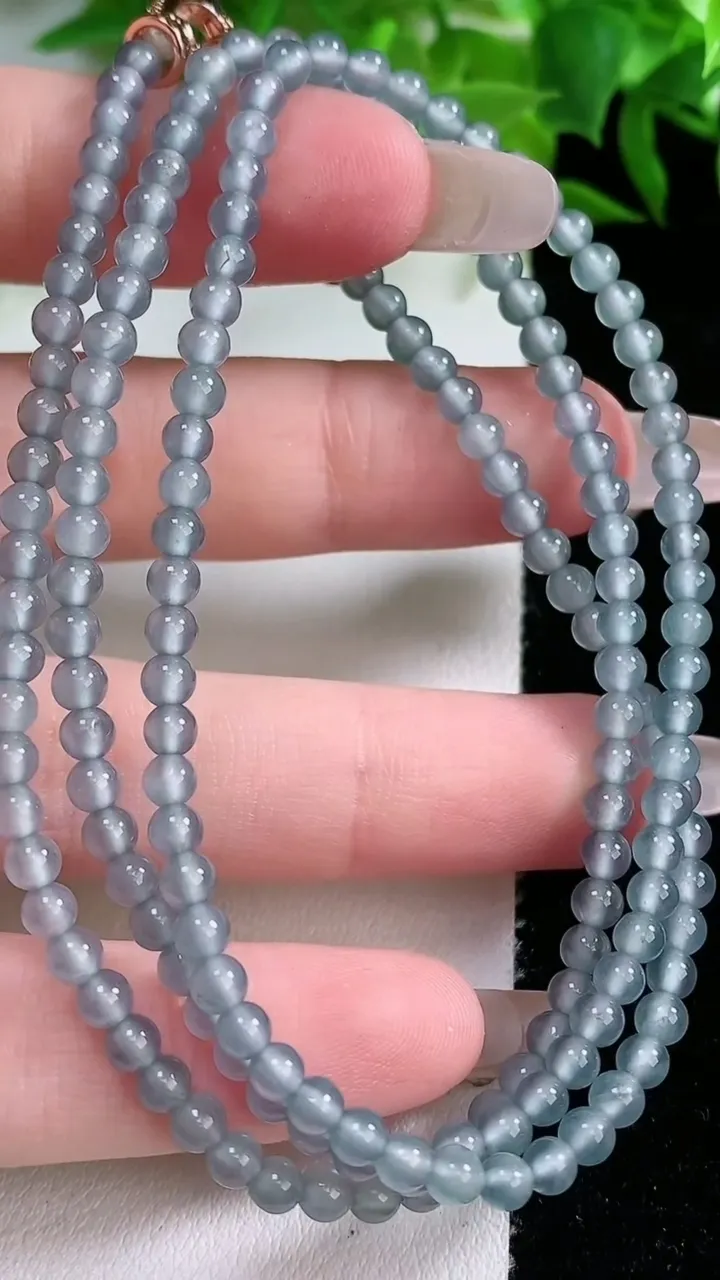 天然A货翡翠小米珠项链，尺寸3.3-170颗，重量:14.35g1月25日
工厂直销收藏佳品,种好水足，色泽均匀，有种有色，上手高大气！
