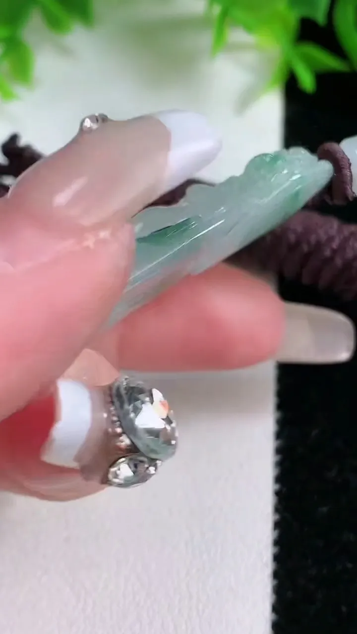 天然A货翡翠财神爷吊坠，尺寸55.5-23-9，重量:24.59g
1月25日