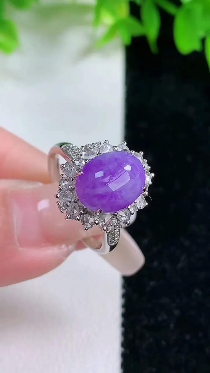 天然A货翡翠18K金紫罗兰蛋面戒指，尺寸17-10.6-8-10.8，重量:3.81g2026年1月