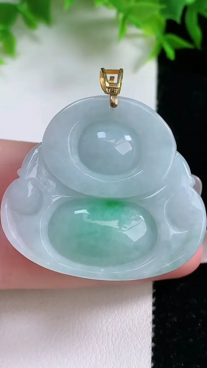 天然A货翡翠佛公吊坠，尺寸35.7-40-12.5，重量:29.70g
1月25日