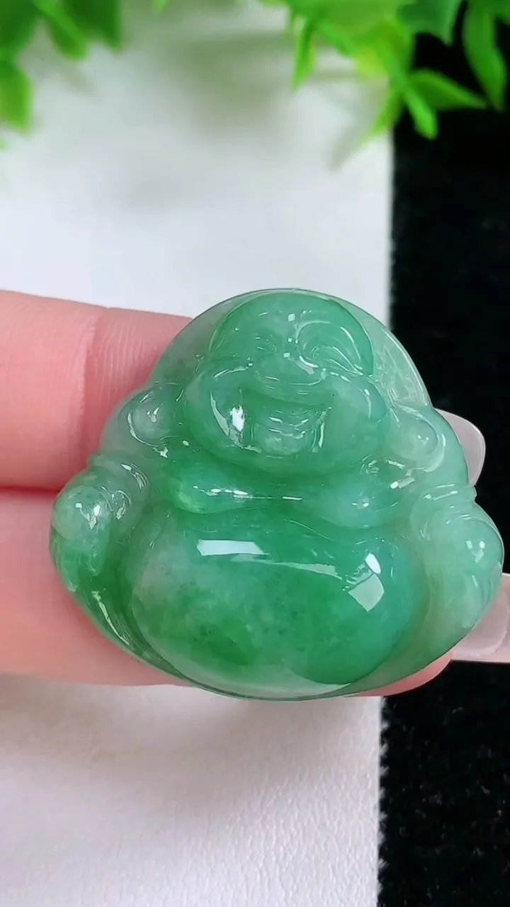 天然A货翡翠佛公吊坠，尺寸31.8-34.8-9，重量:15.25g
1月25日