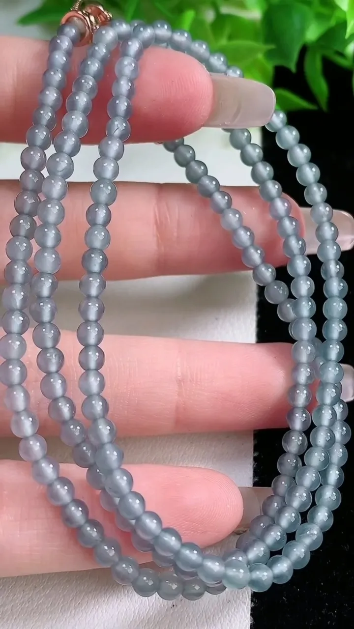 天然A货翡翠小米珠项链，尺寸3.3-170颗，重量:14.35g1月25日
工厂直销收藏佳品,种好水足，色泽均匀，有种有色，上手高大气！