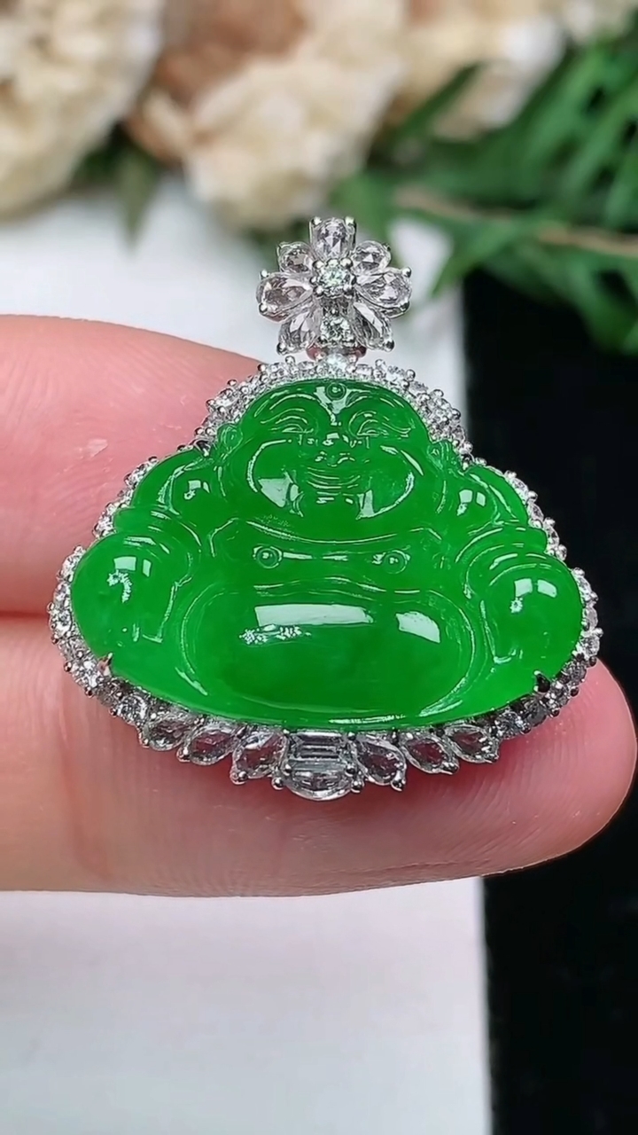 天然A货翡翠佛公吊坠，尺寸25.4-23.3-9.3
1月25日