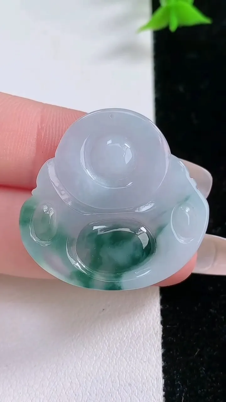 天然A货翡翠飘花佛公吊坠，尺寸29.5-30.8-6.6，重:9.40g
1月25日