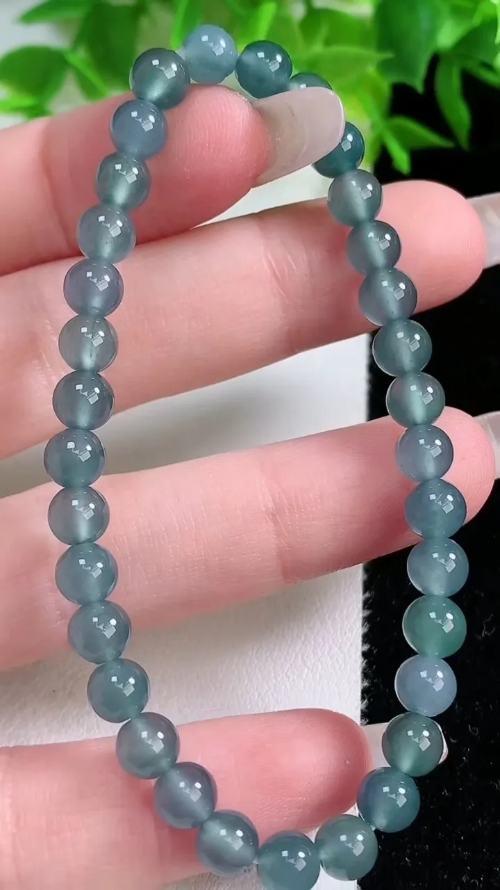 天然A货翡翠圆珠手串，尺寸5.4-33颗，重量:9.51g1月25日
工厂直销收藏佳品,种好水足，色