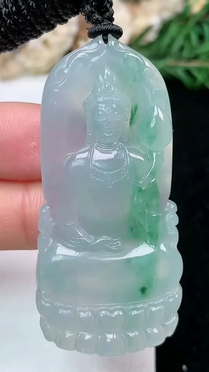 天然A货翡翠观音菩萨吊坠，尺寸52-24.7-6，重量:21.48g
1月25日