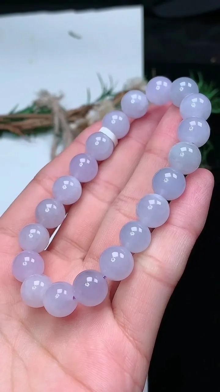 天然A货翡翠紫罗兰圆珠手串，尺寸9.7-20颗，重量:30.23g1月25日
工厂直销收藏佳品,种好水足，色泽均匀，有种有色，上手高大气！