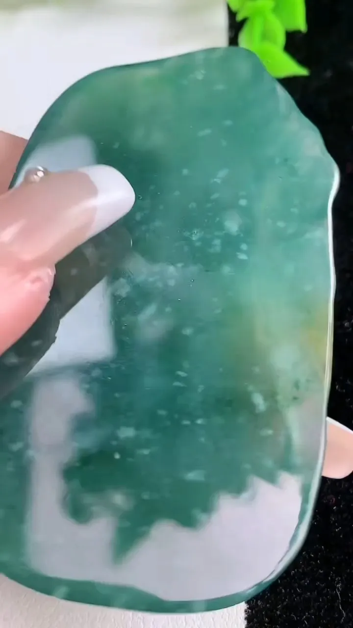 天然A货翡翠蓝水双彩祥龙观音菩萨吊坠，尺寸73-42-7.2，重:47.93g
1月25日