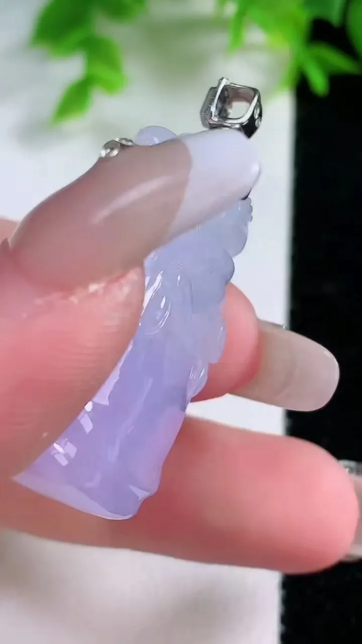 天然A货翡翠18K金紫罗兰节节高升 竹节吊坠，尺寸35.3-18.5-12，重量:19.25g
1月25日