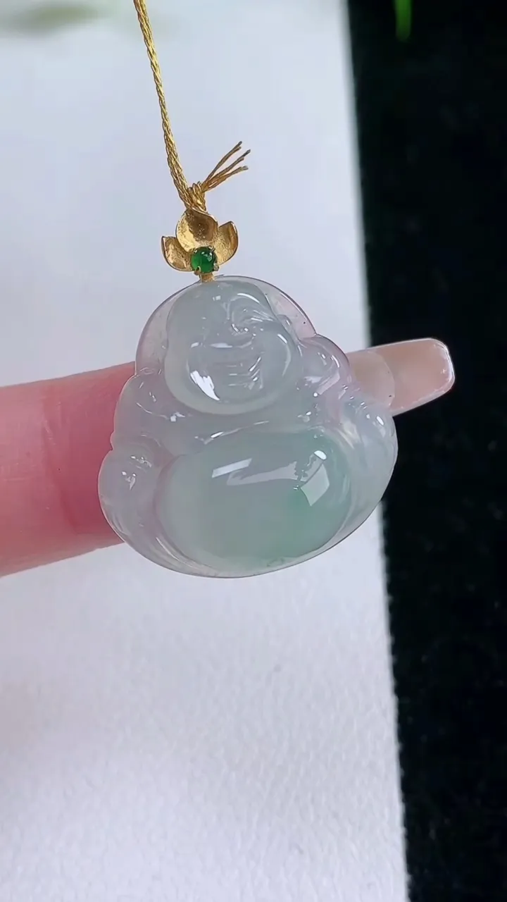 天然A货翡翠佛公吊坠，尺寸20.8-21.4-5.8，重量:4.00g
1月25日