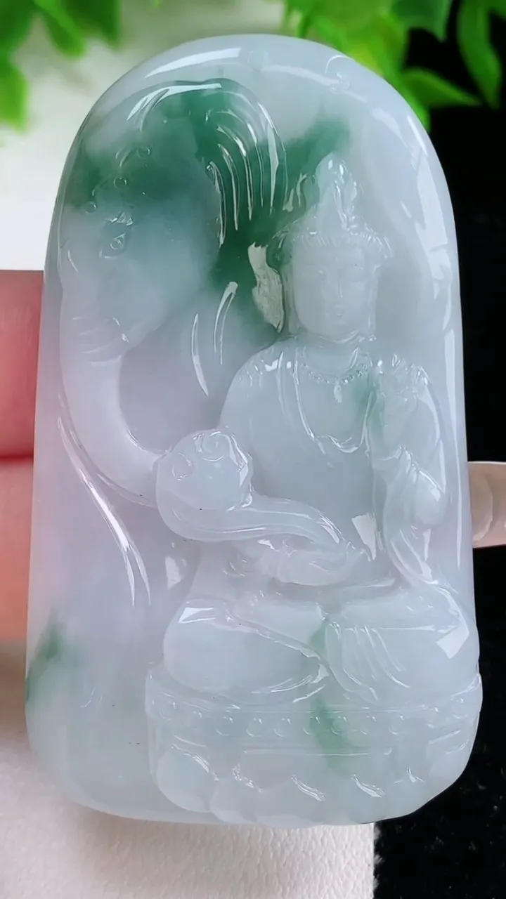 天然A货翡翠普贤菩萨吊坠，尺寸61.7-35-5.1，重量:27.31g
1月25日