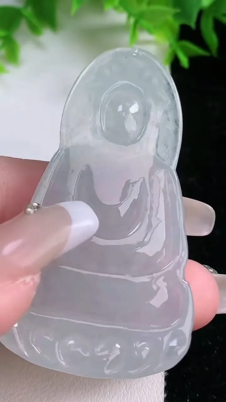 天然A货翡翠观音菩萨吊坠，尺寸58.8-33.8-5，重量:19.11g
1月25日